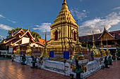 Chiang Mai - Wat Ngeun Kong, the chedi. 